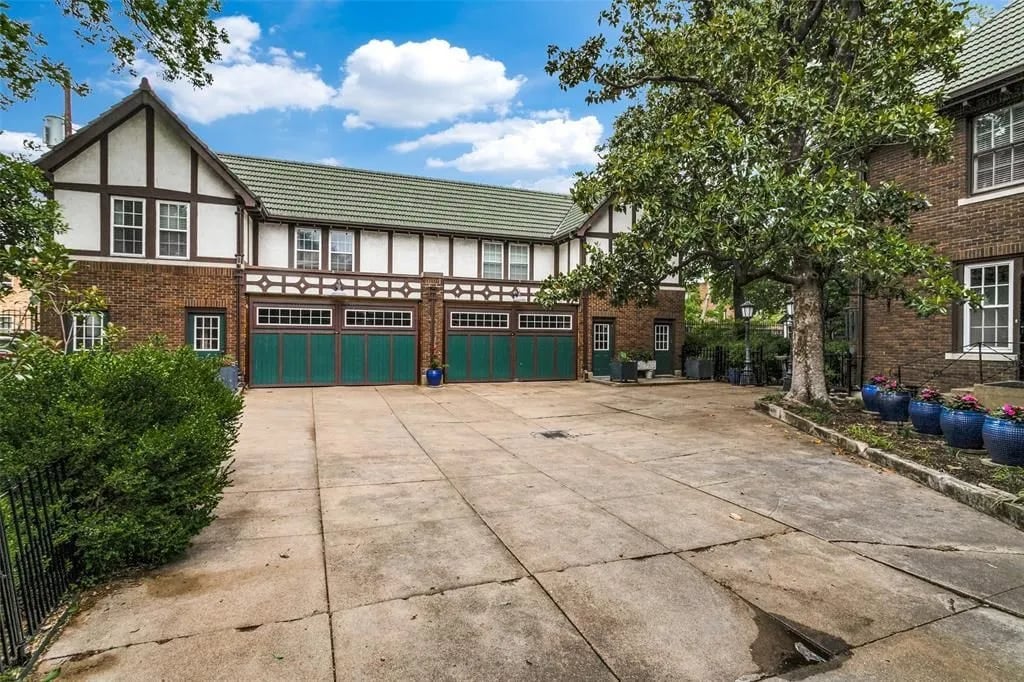 The Crown Jewel of Swiss Avenue Could Be Yours for $3.15 Million