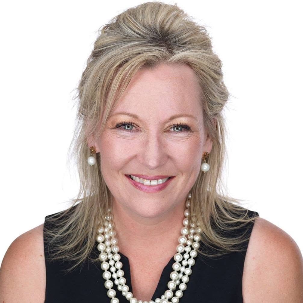 Dixie Hightower Houston, TX Real Estate Agent Headshot
