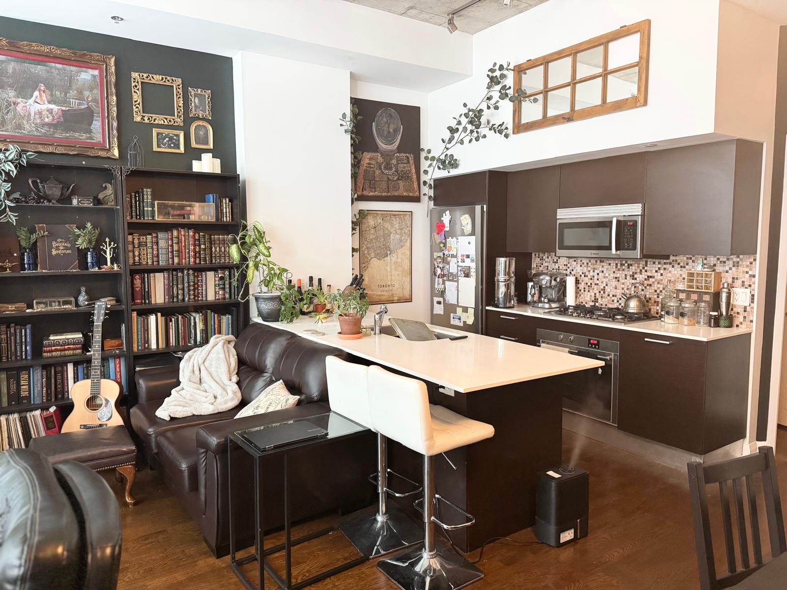 375 King Street W Unit:1605