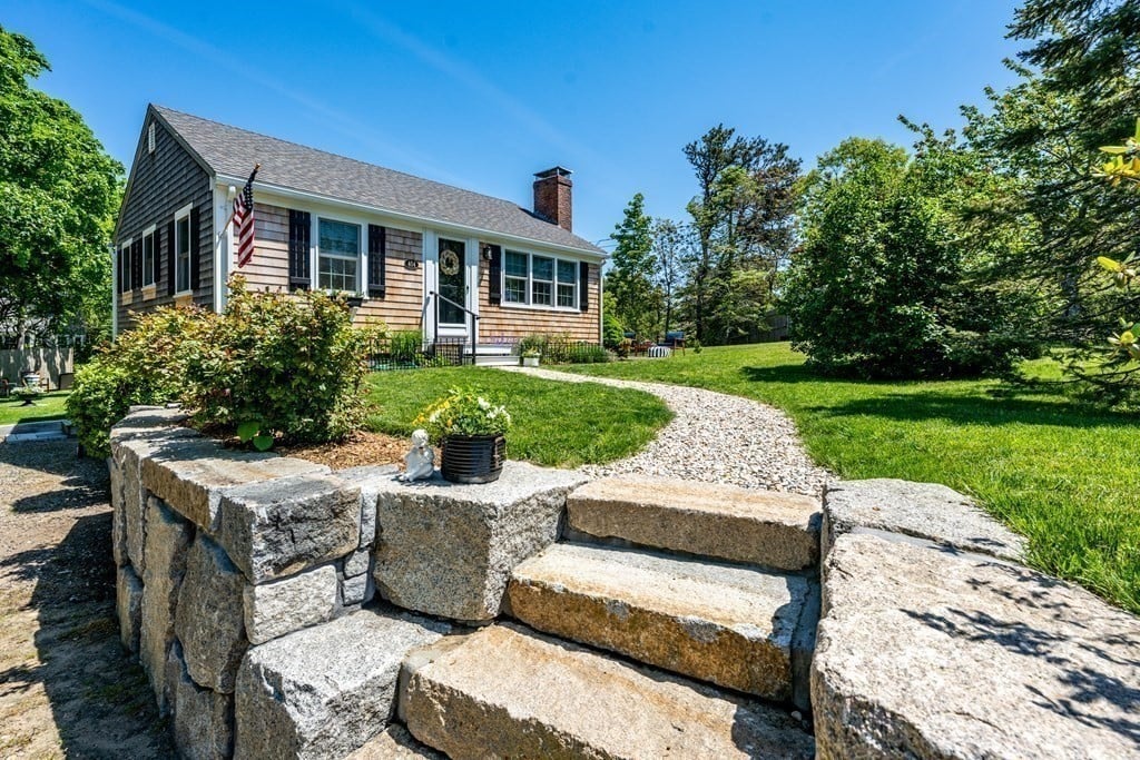 404 Crowell Rd