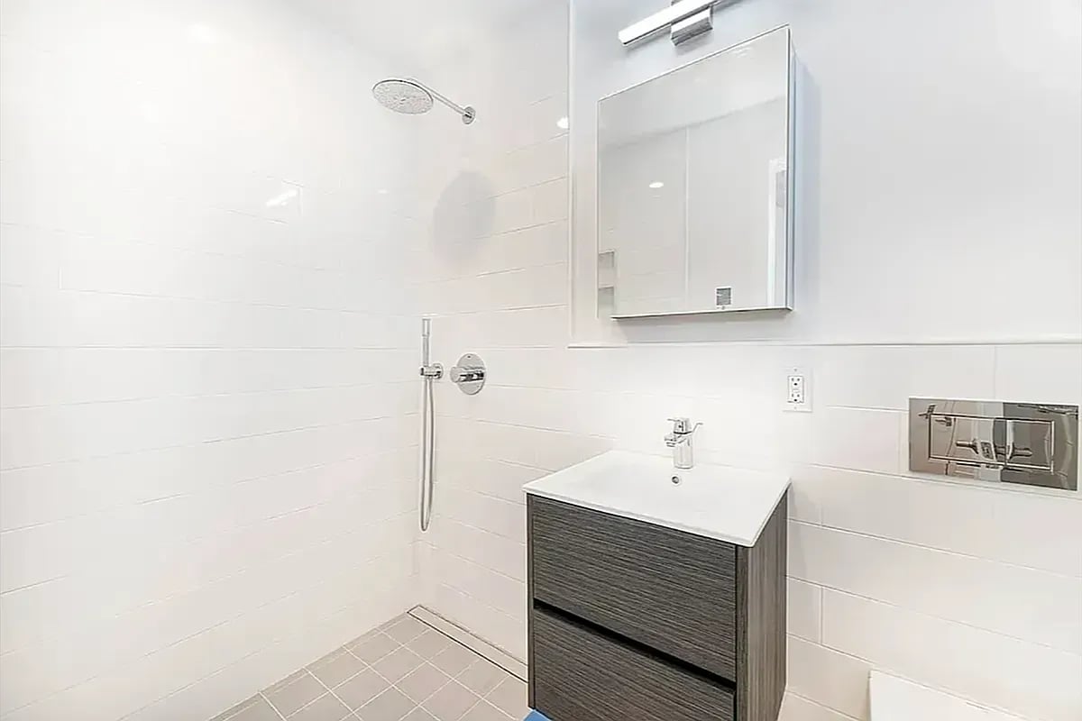 309 W 50th Street #4R