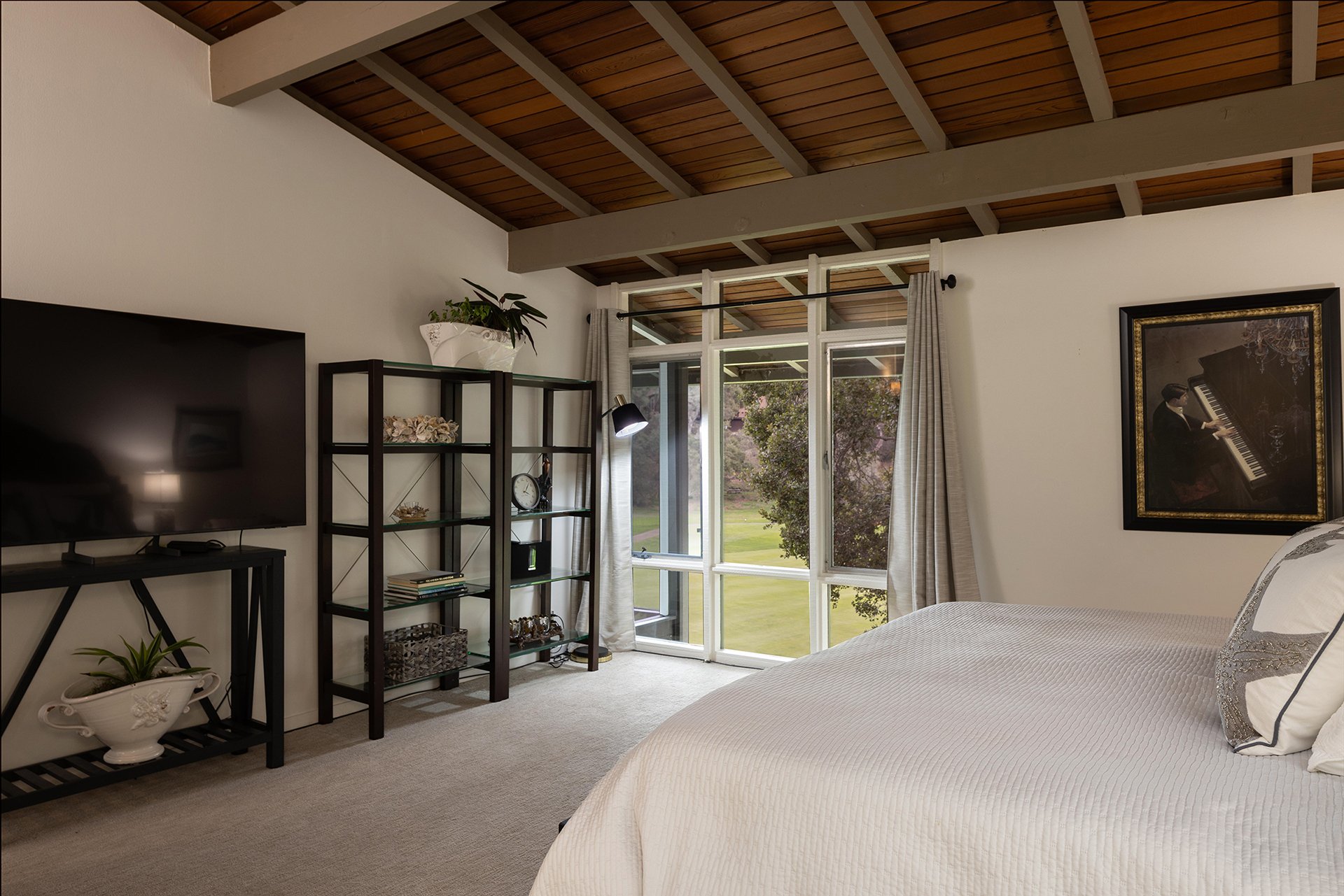 Quail Lodge Living - 7020 Valley Greens Drive #8