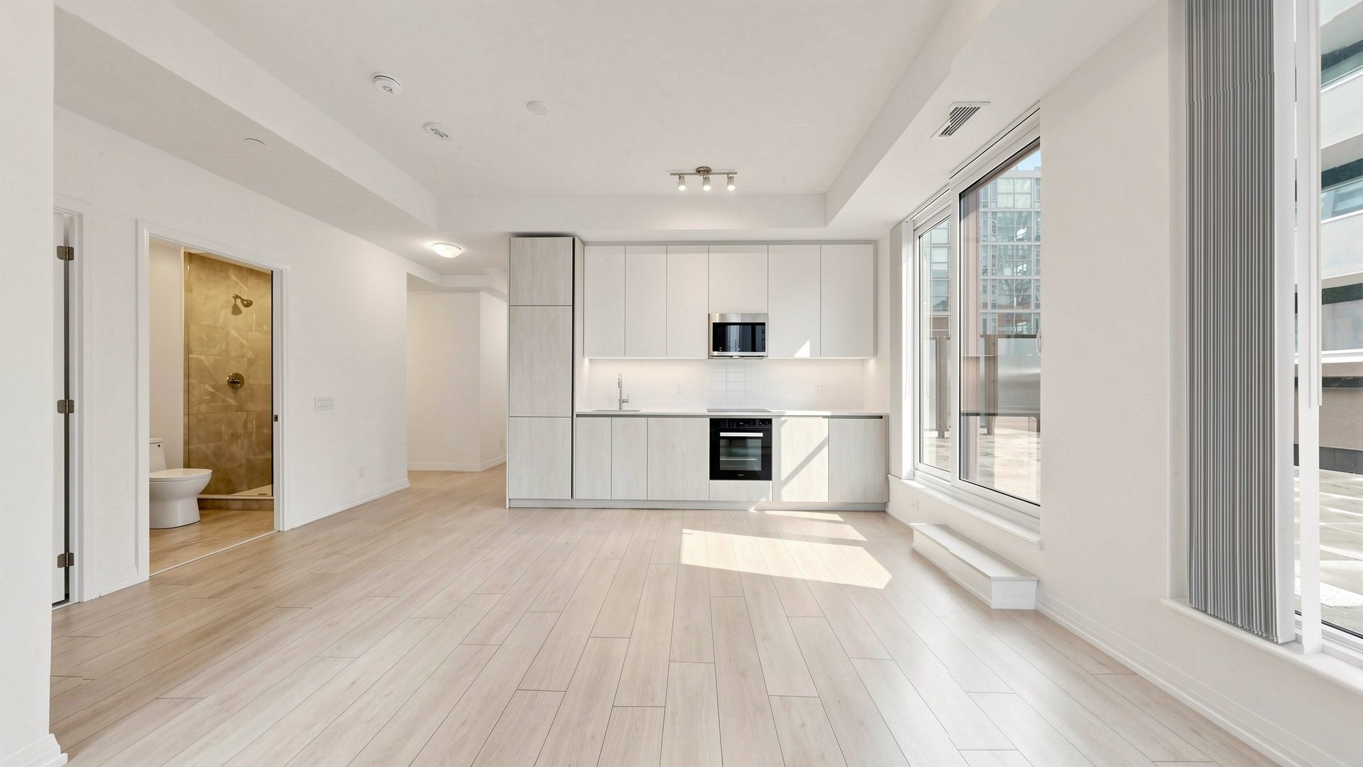 Luxury King West Residence
