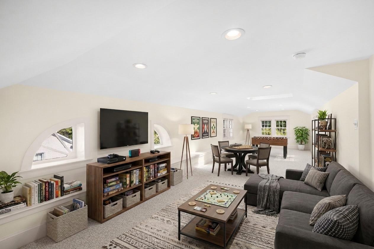 22 W OAK STREET