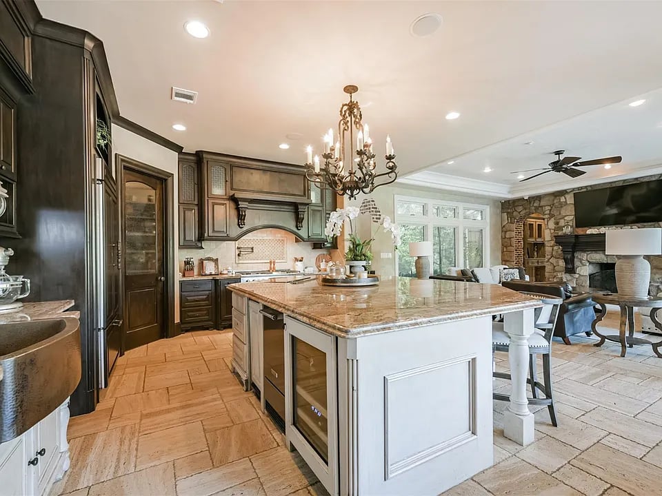 5015 Ossineke Ct