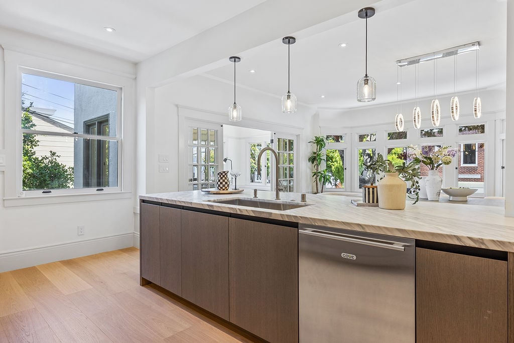 785 3rd Avenue · Photo 49