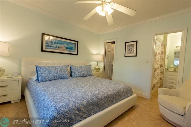 2424 SE 17th St Unit 106B