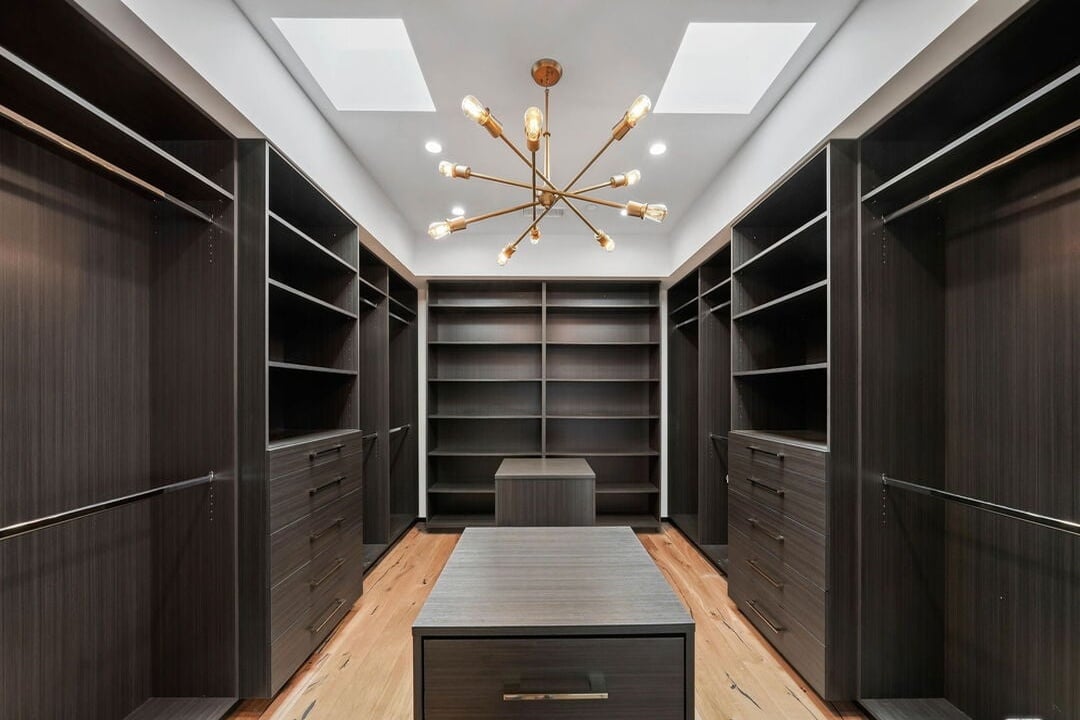 W 6th St, 90048