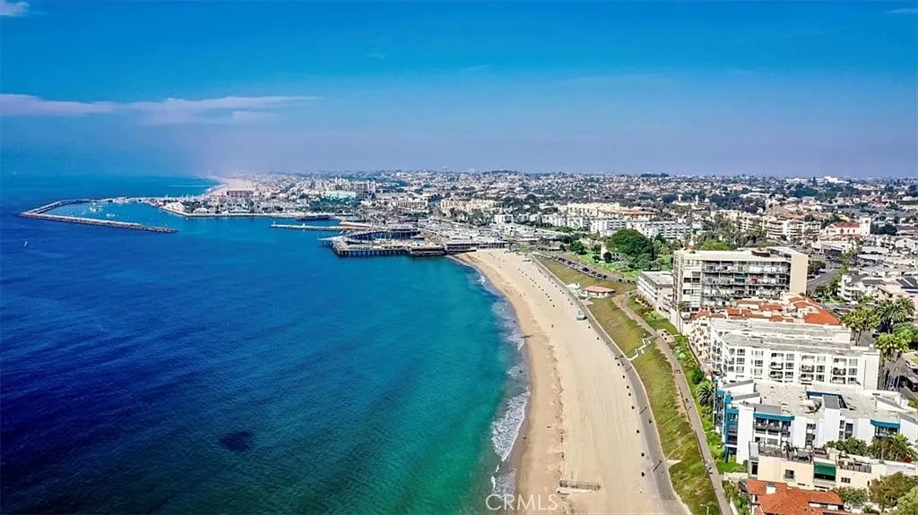 555 Esplanade Apt 518