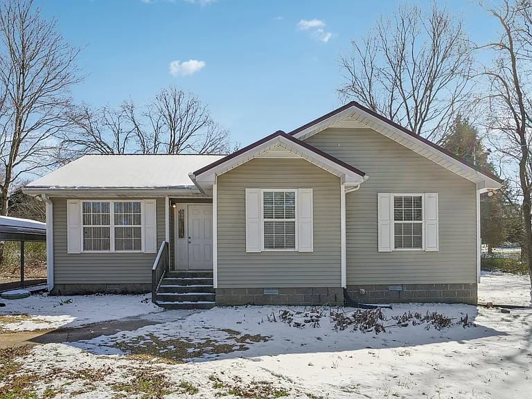 112 Aaron Dr