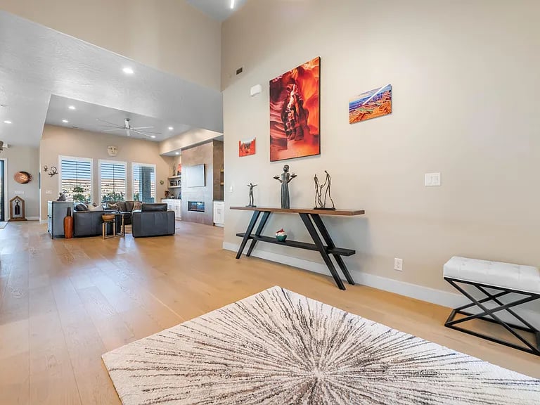 2819 W Mirabella Dr