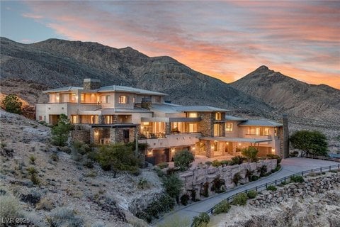 Unlocking the Dream: Exploring 5-Bedroom Homes for Sale in Las Vegas