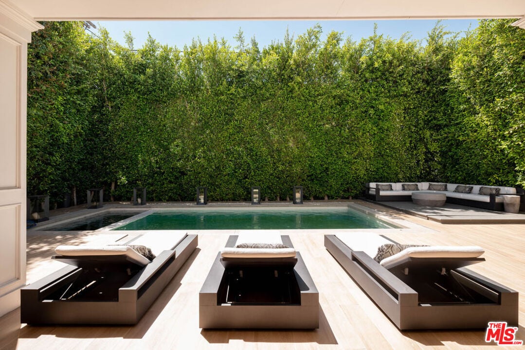 Highcliff Vista, N Stanley Ave, 90036