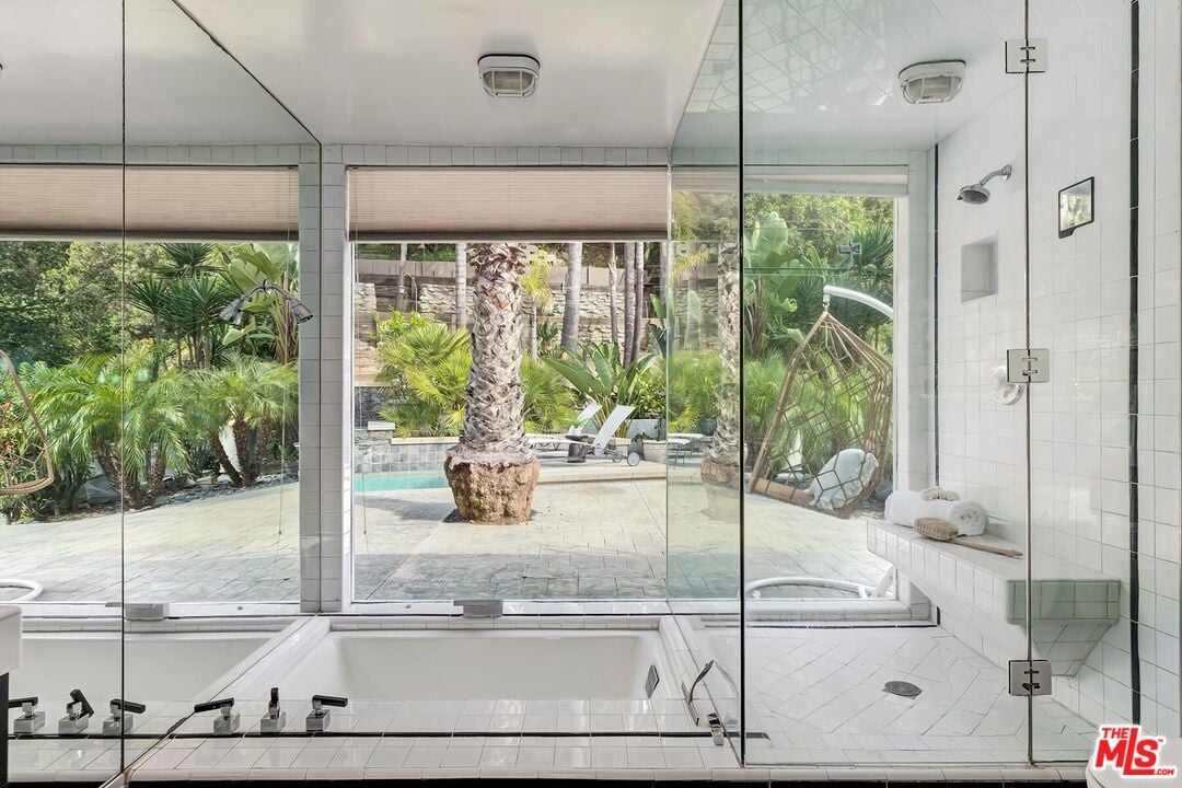  1514 San Ysidro Dr