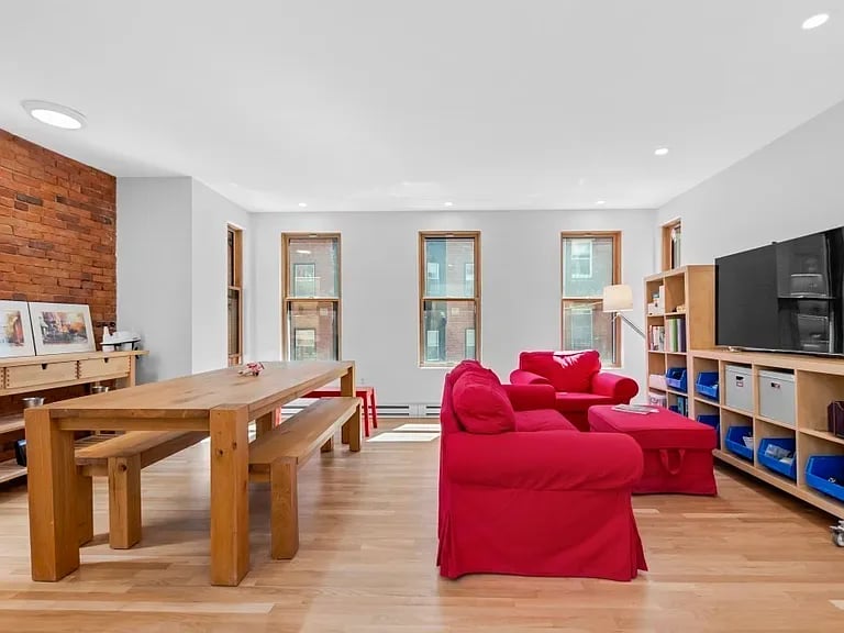 8 Battery St APT 7