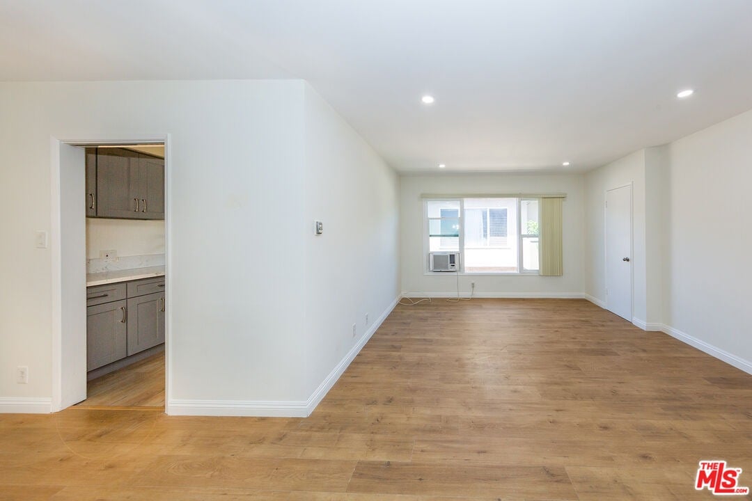 1114 S Sherbourne Dr #6