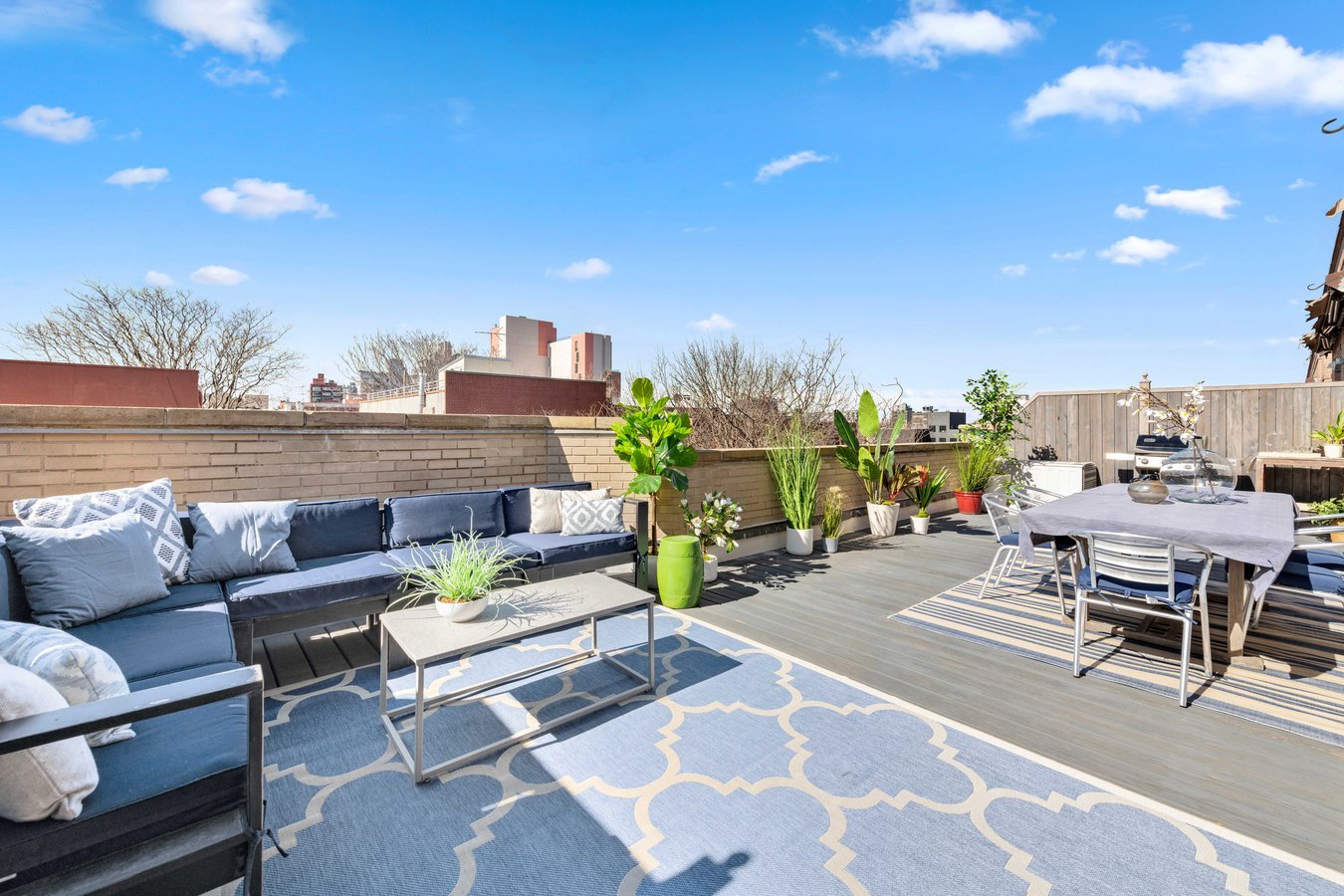 675 Sackett Street, #405