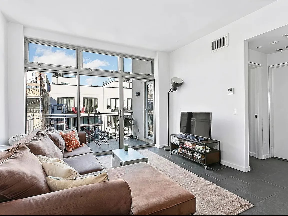 233 Devoe Street Unit: 4B