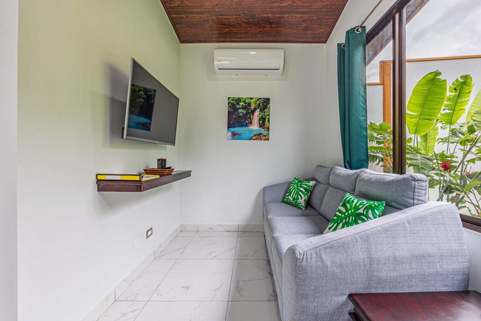 Incredible turnkey investment opportunity, 3 Rental villas, and a 2 Bedroom Home with a large pool.