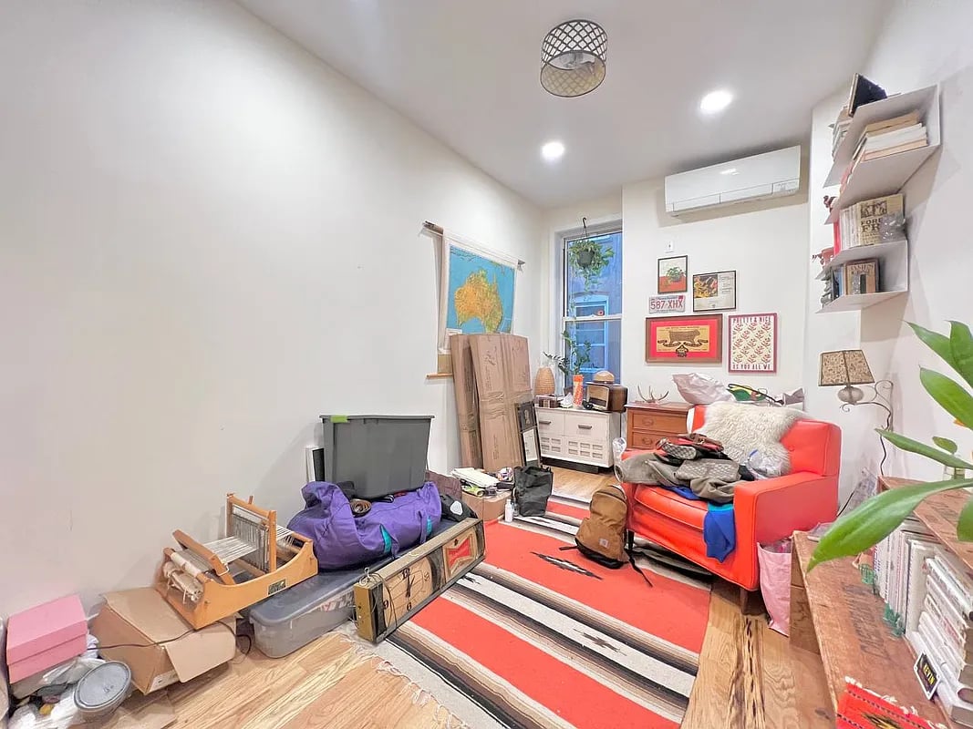 955 Seneca Avenue 2R