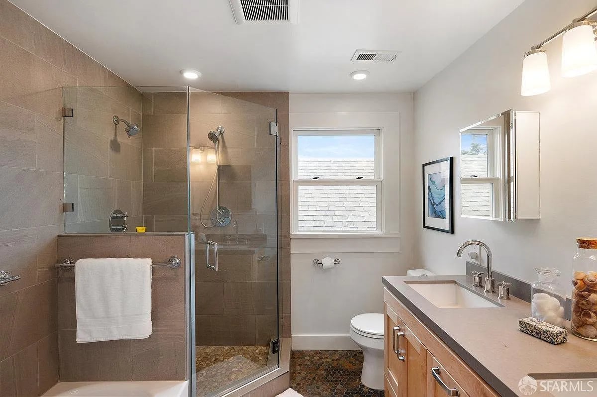 529 Holly Park Cir