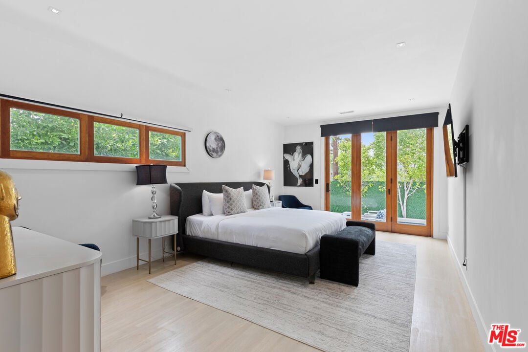 N Crescent Heights Blvd, 90048