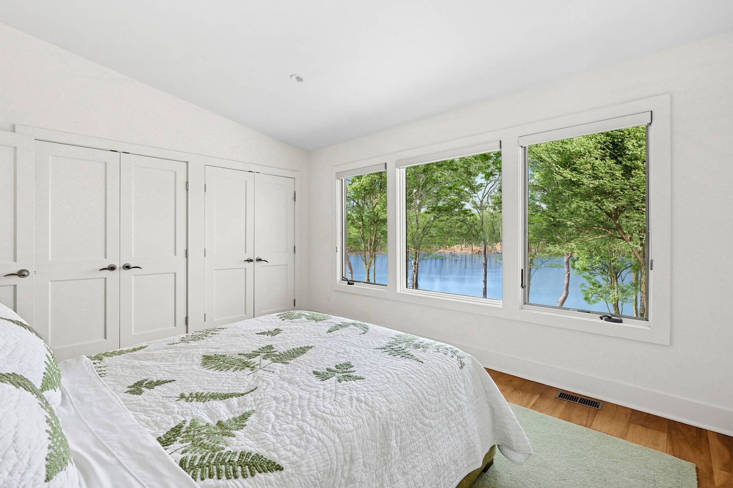 Twin Ponds: A Contemporary Waterfront Retreat