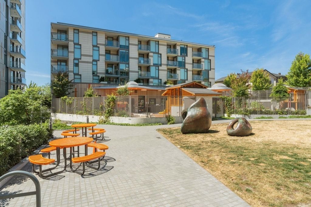 8138 Fraser St, #208