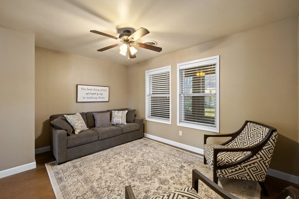 Stunning Waterfront Retreat in the Heart of Kingsland