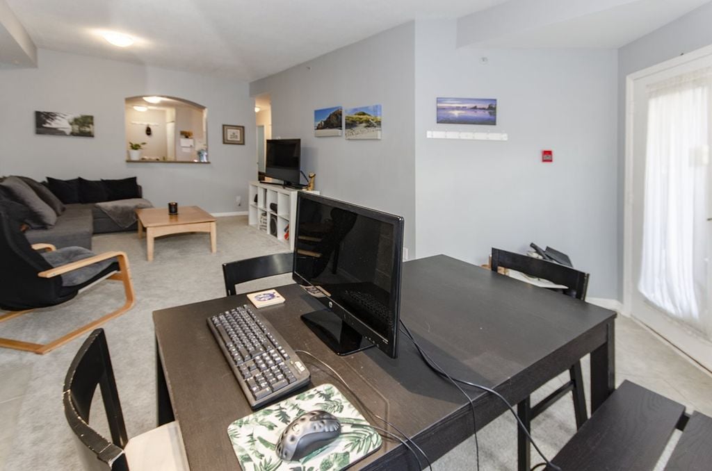 3600 Windcrest Dr, #215