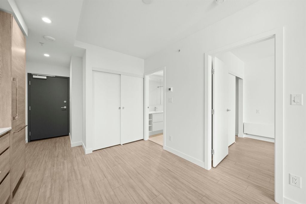 13615 Fraser Hwy, #1207