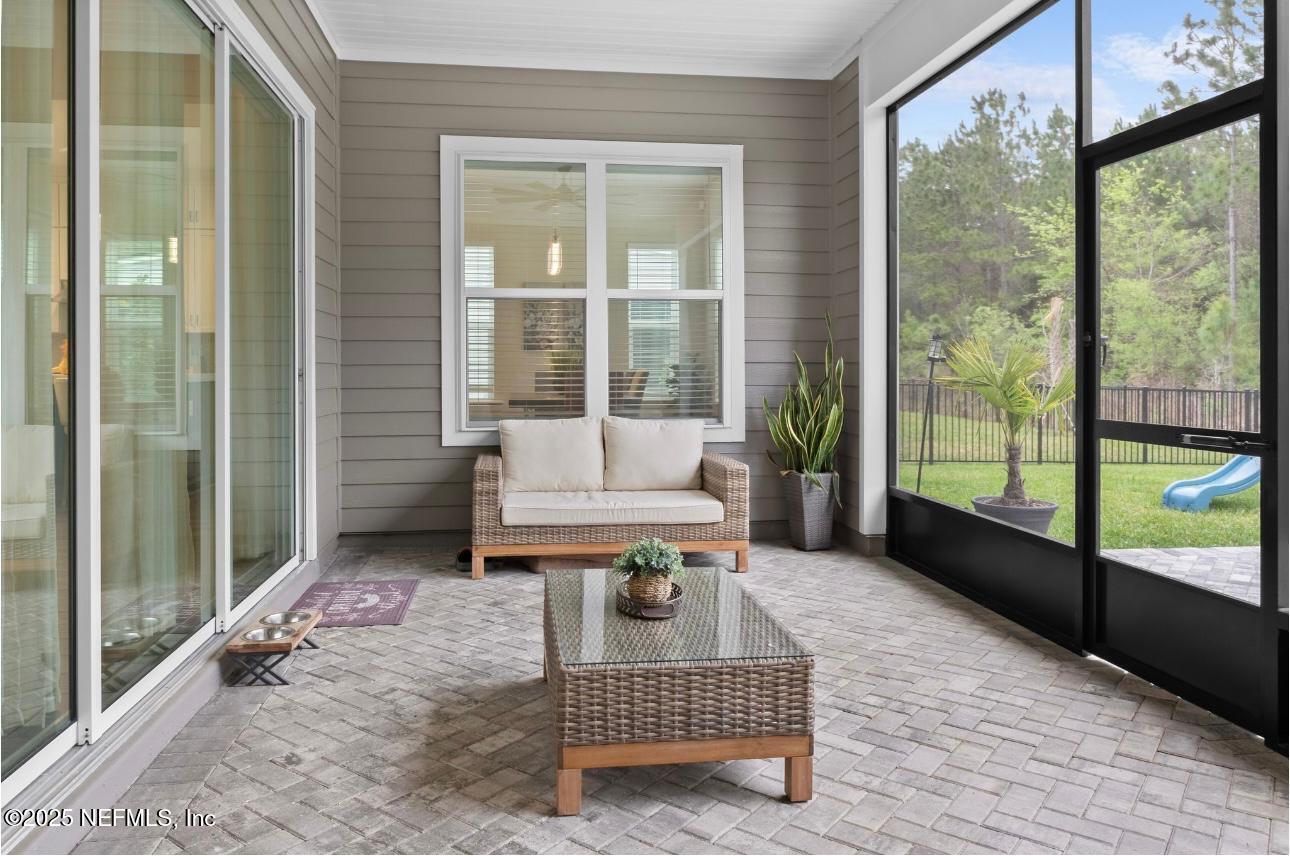 462 HILLENDALE Circle, St. Johns