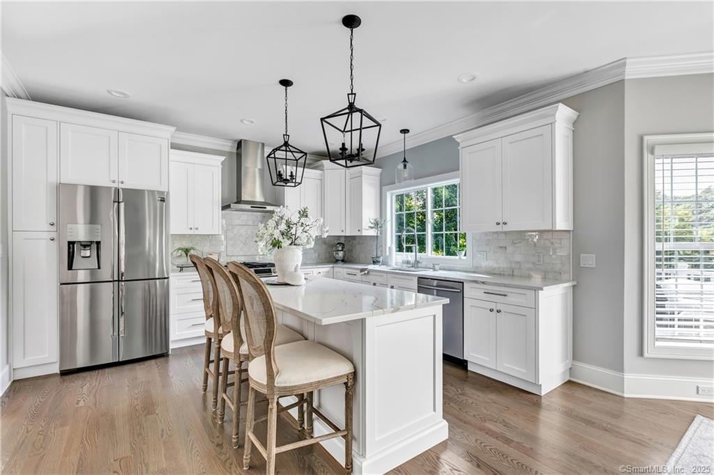 6 Moorefield Farms Rd, Trumbull