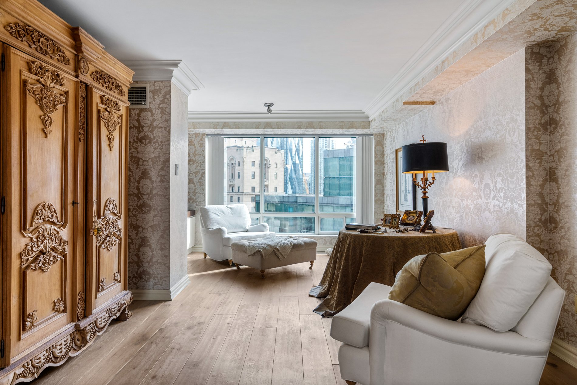 Lower Penthouse 2701- 33 University Avenue