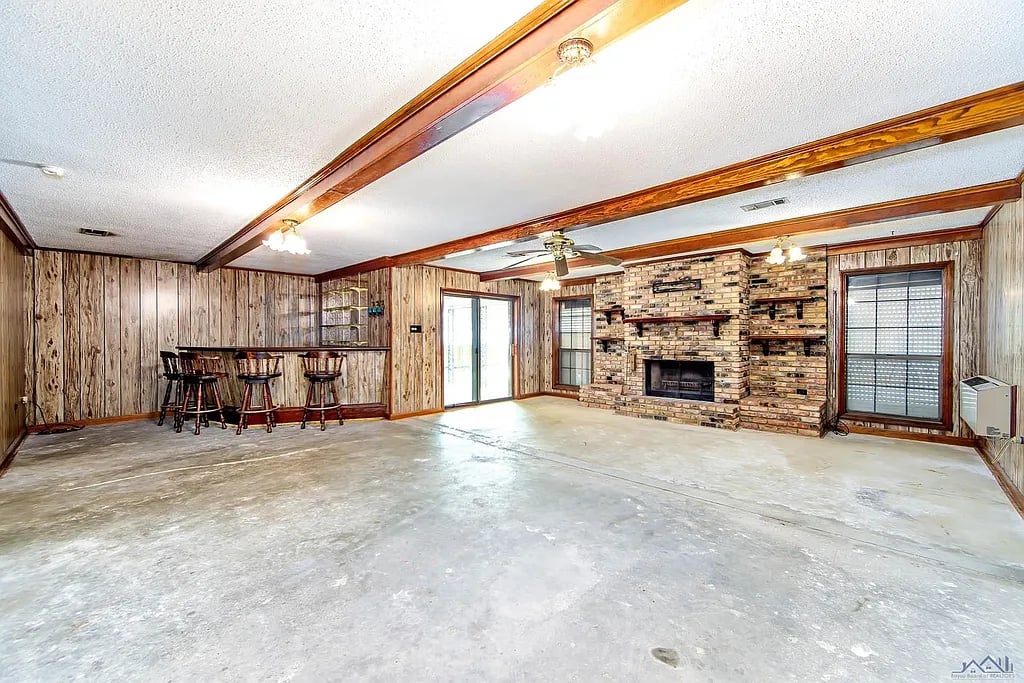 1406 Cottage Dr