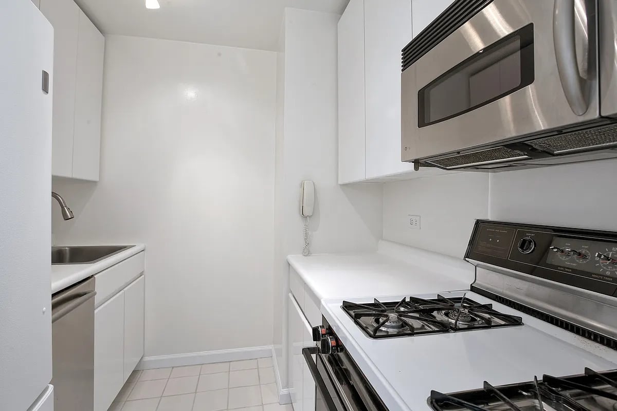 200 East 65th Street #18B