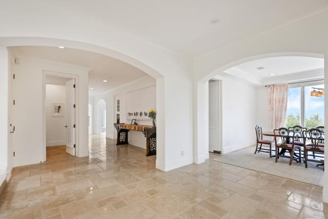 Grandeur Spot