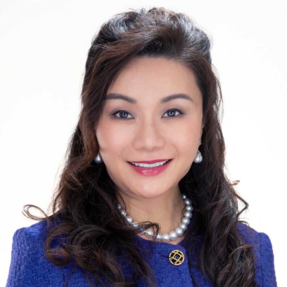 Jing Sun Roslyn, NY Real Estate Agent Headshot
