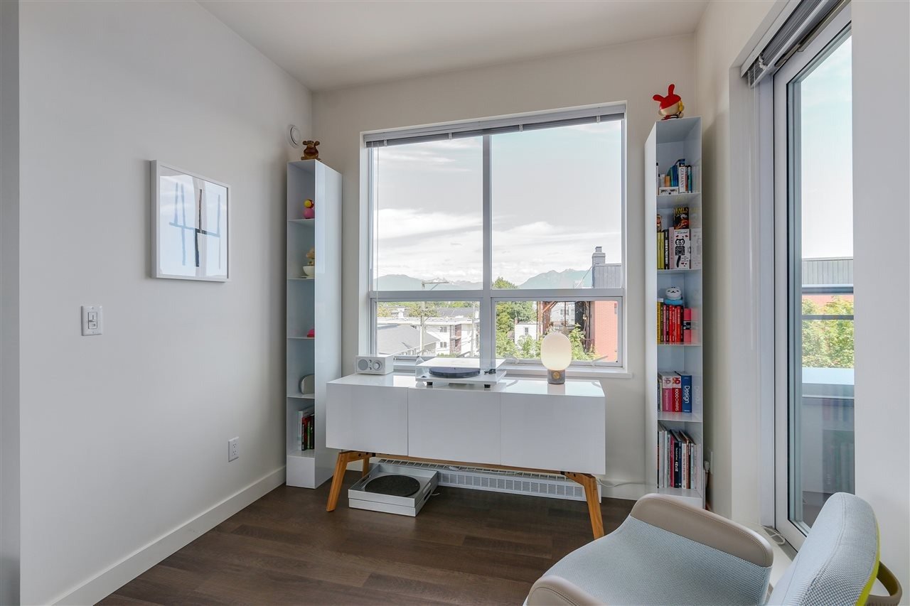 3333 Main St, #305