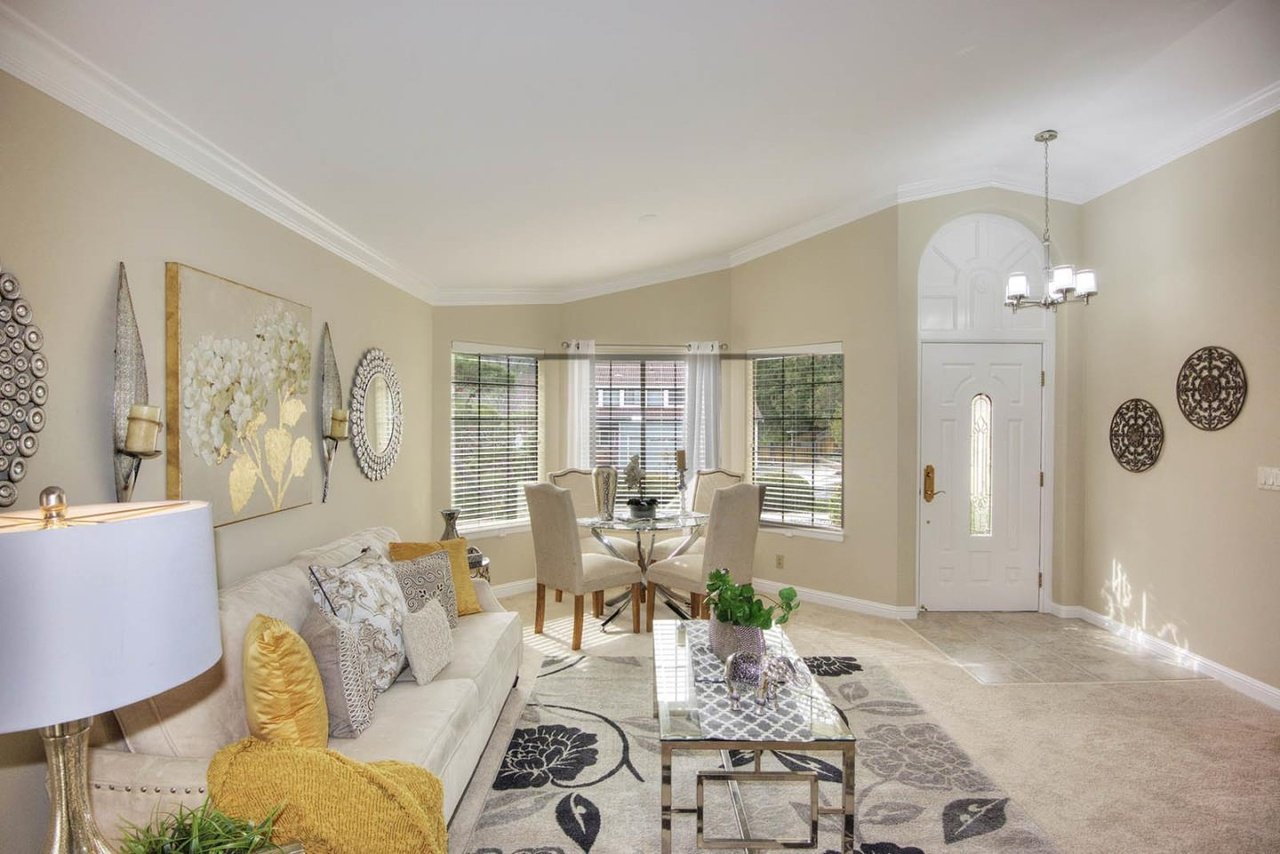 11332 Rolling Hills Dr