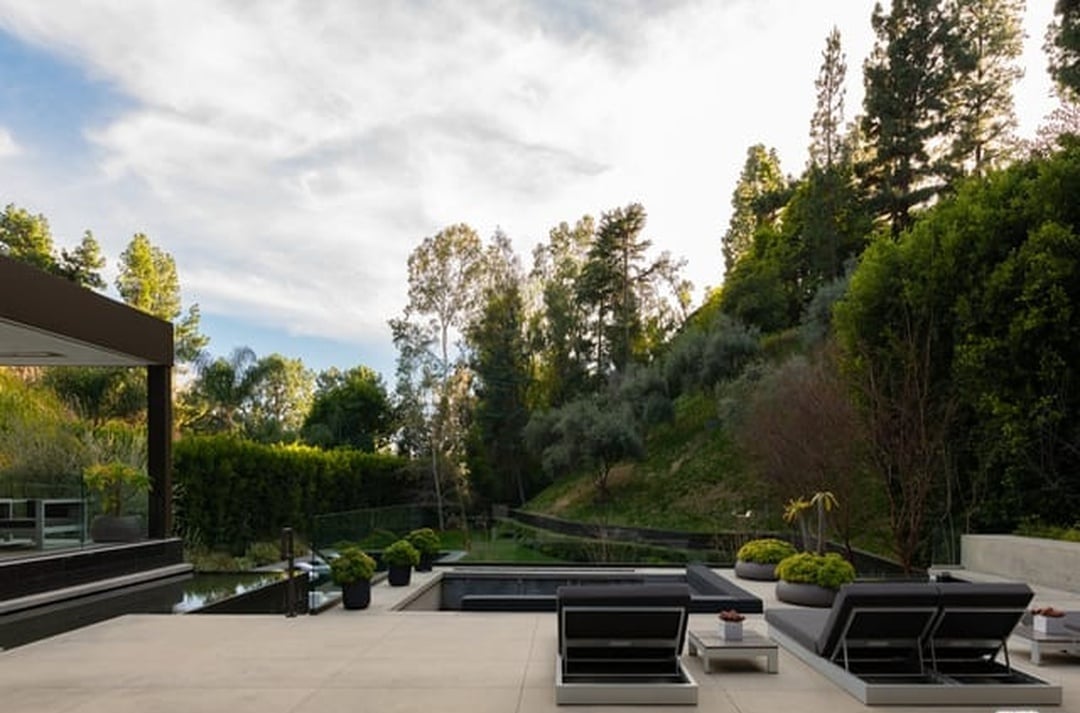 Lodge Garden