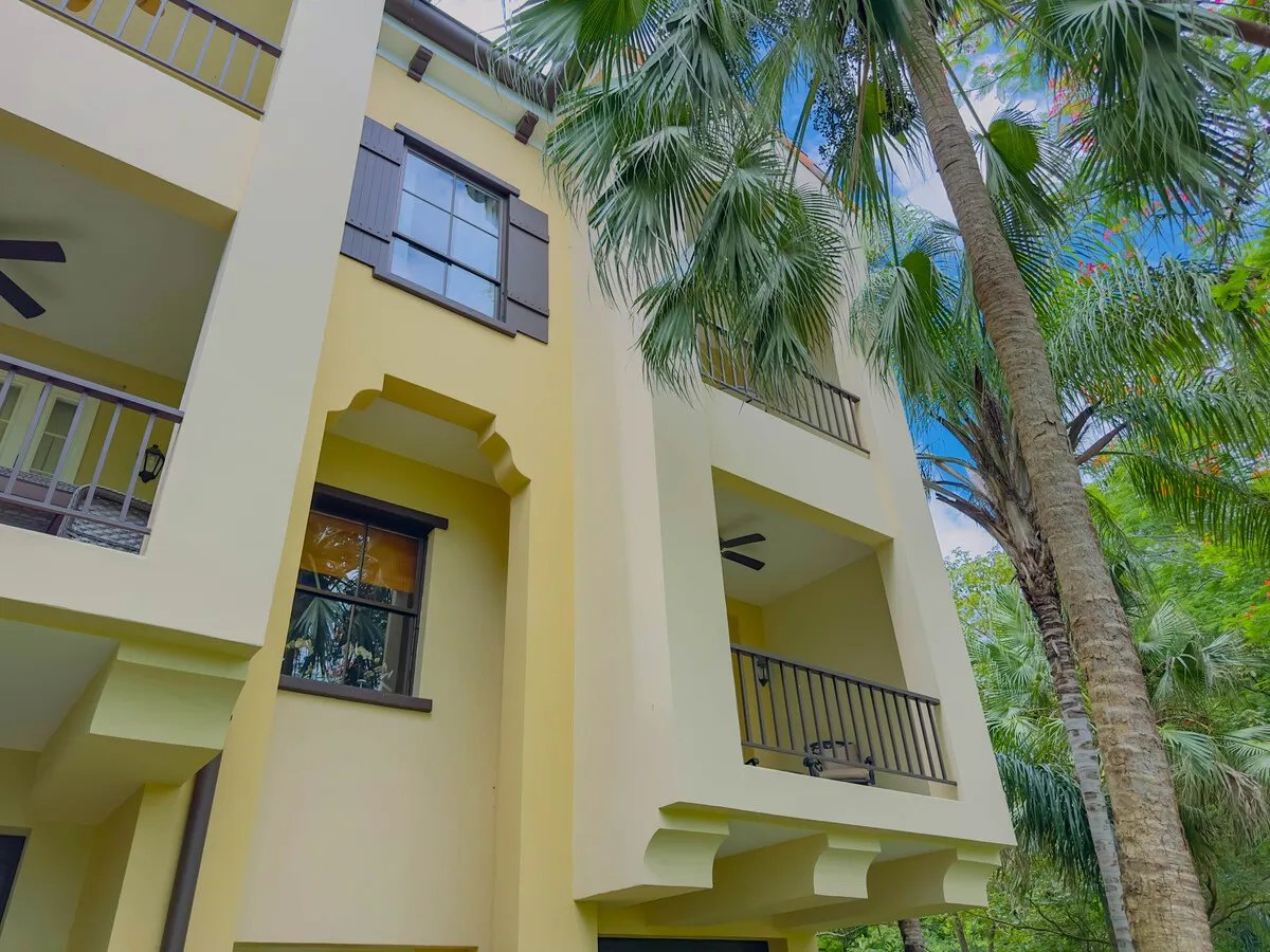 Pacifico Townhouse #101