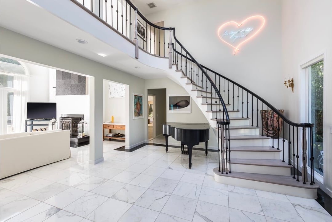 Ideally Situated House (Summer Rental)