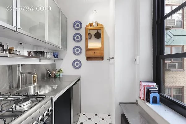 235 East 22nd Street #5M