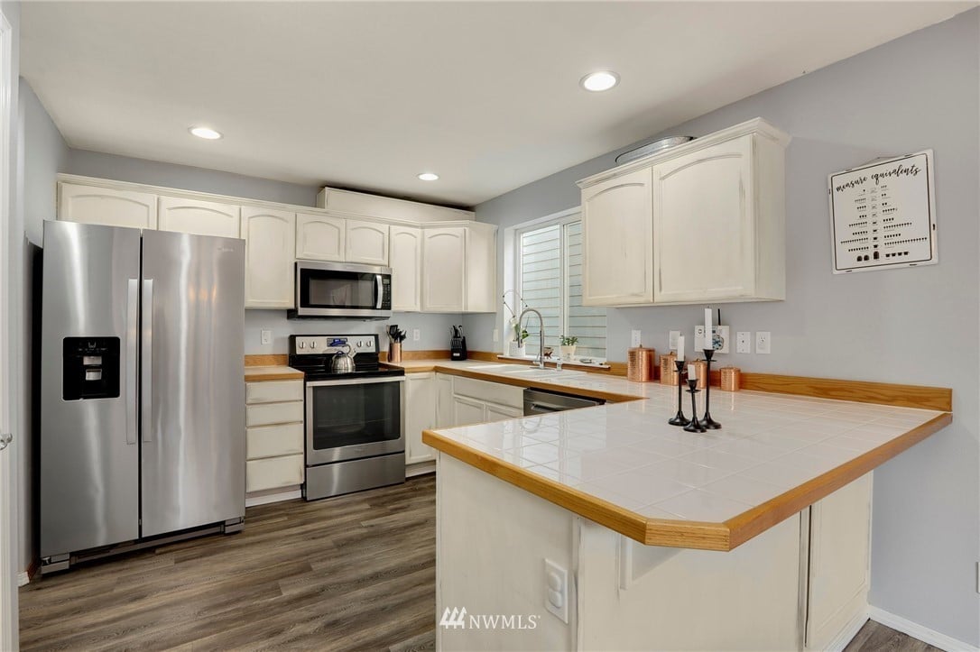 3413 68th Dr NE