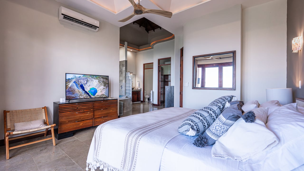 Ocean View Luxury Estate with An Incredible Location in Dominical