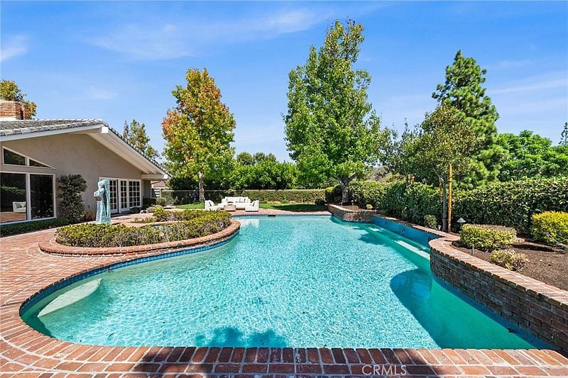 10982 Bent Tree Rd, Santa Ana, CA 92705