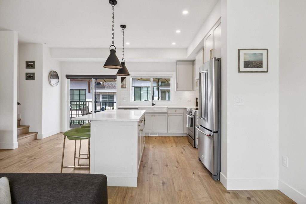 23183 136 Ave, #8
