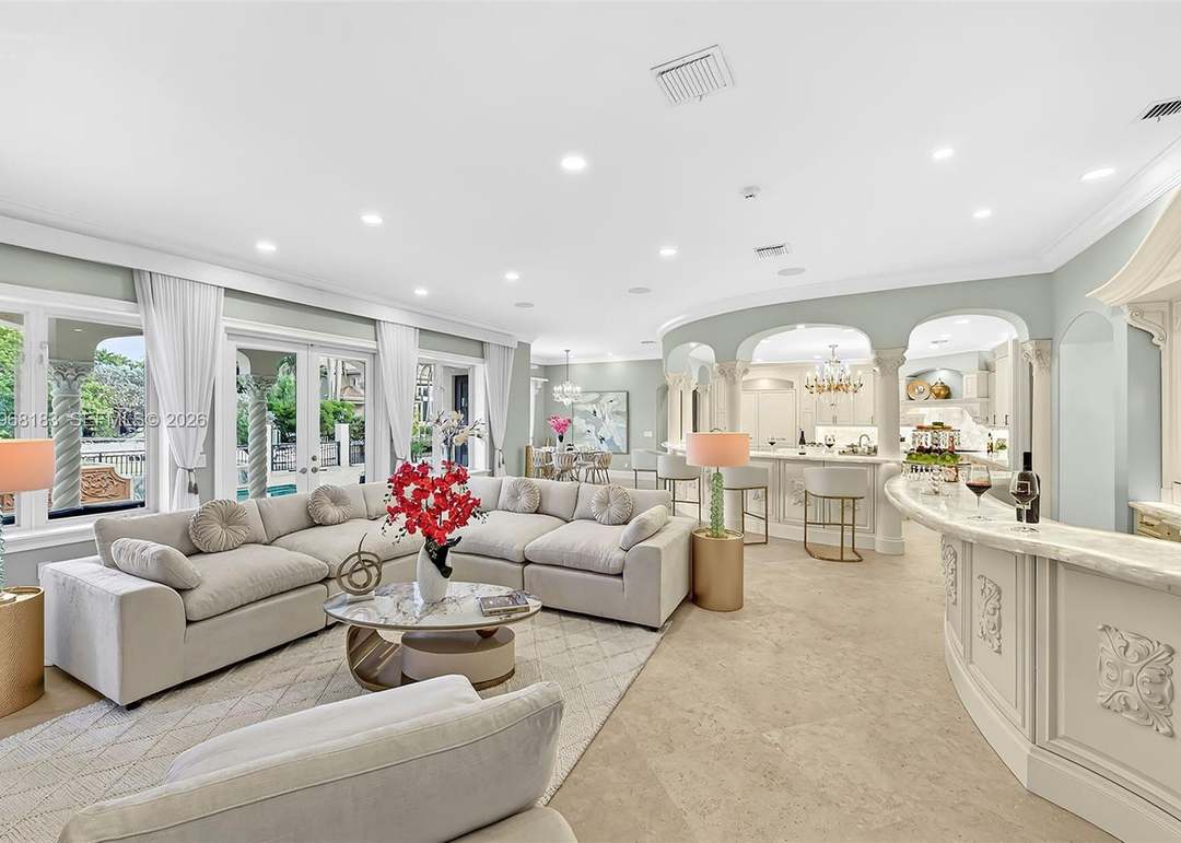628 Coral Way