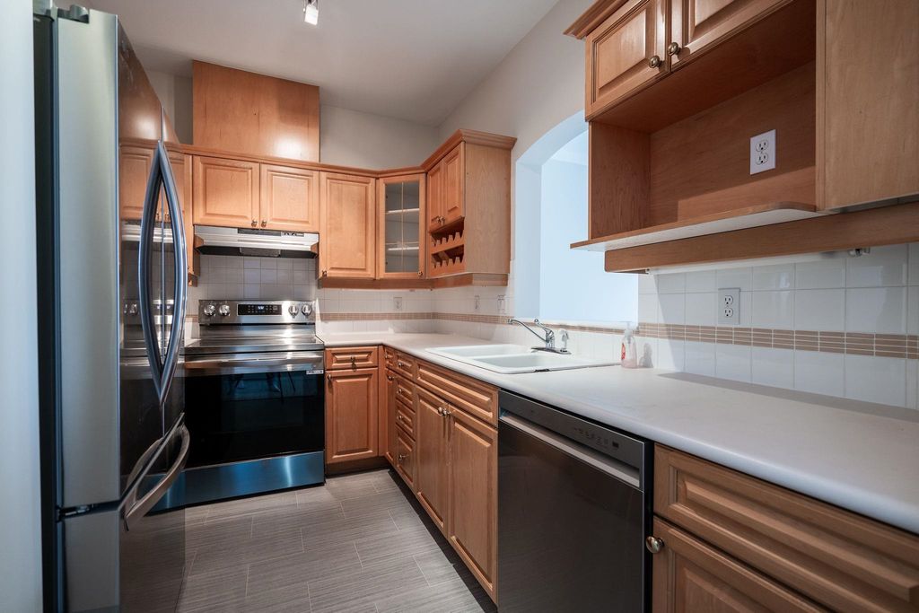 3098 Guildford Wy, #426